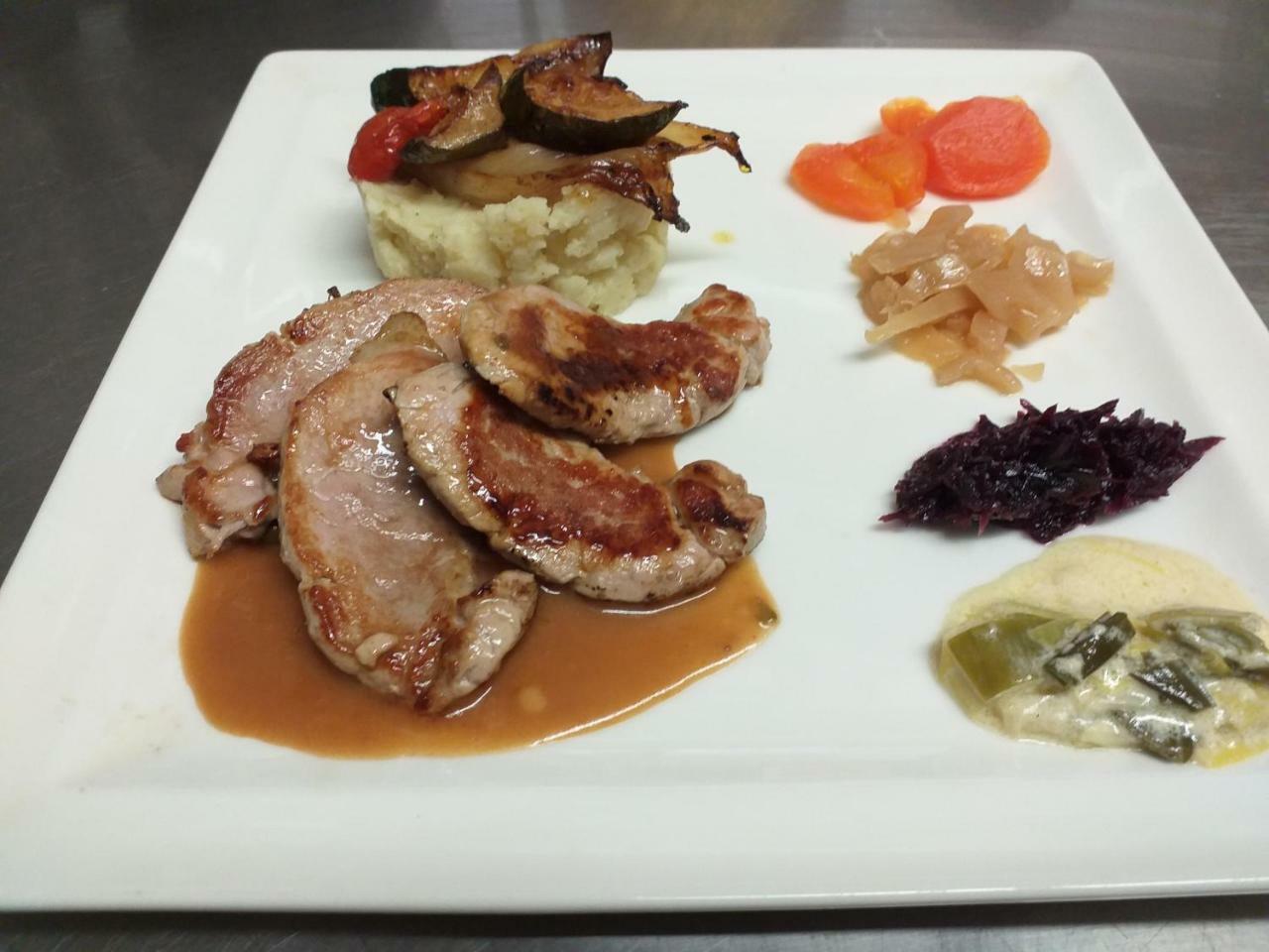 Vertolaye Logis Hotel Restaurant De La Dore מראה חיצוני תמונה