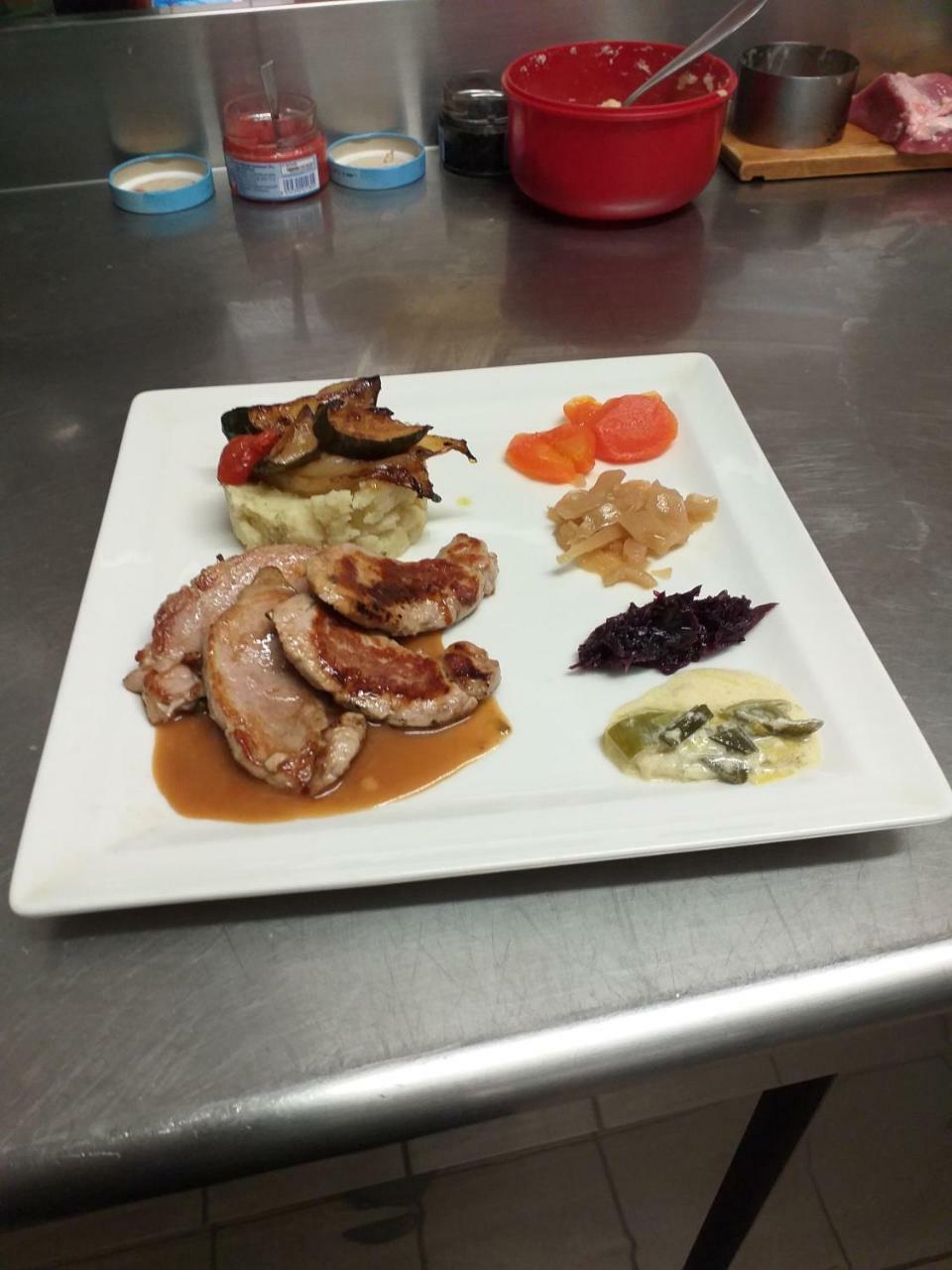 Vertolaye Logis Hotel Restaurant De La Dore מראה חיצוני תמונה