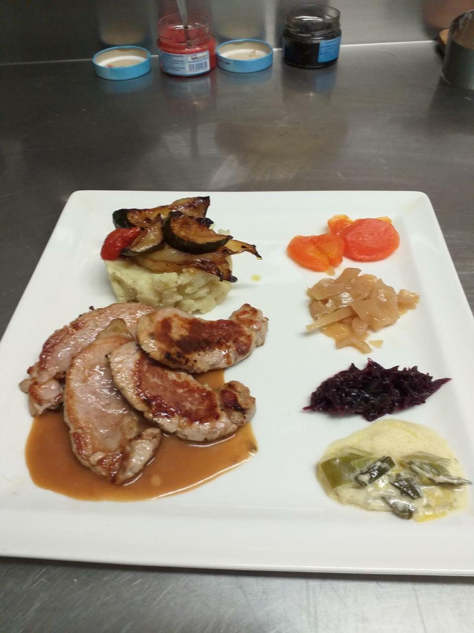 Vertolaye Logis Hotel Restaurant De La Dore מראה חיצוני תמונה